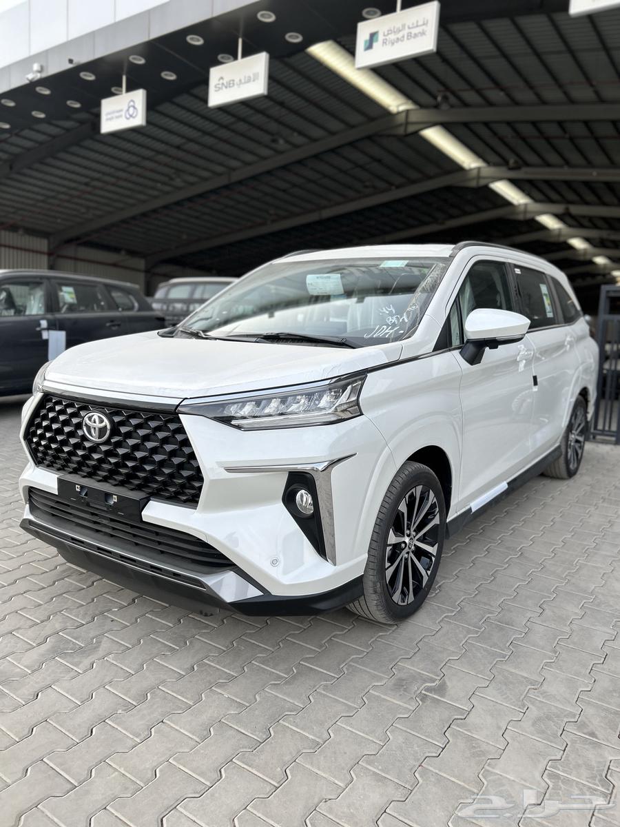 تويوتا فيلوز GLX بنزين فل كامل ابيض 74100 شامل الضريبة64541906400385112