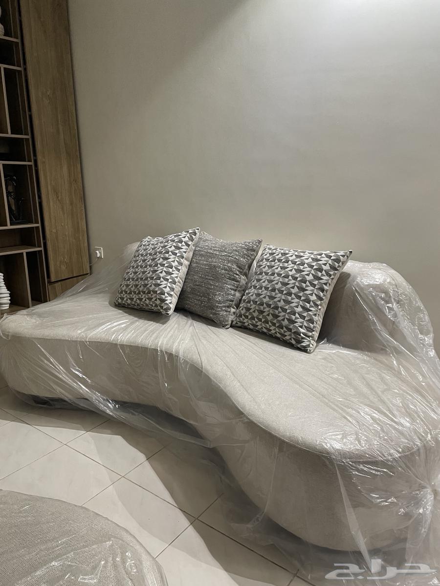 كنبات كبيرة وجديدة وبغلافها الأصلي64399661715587110