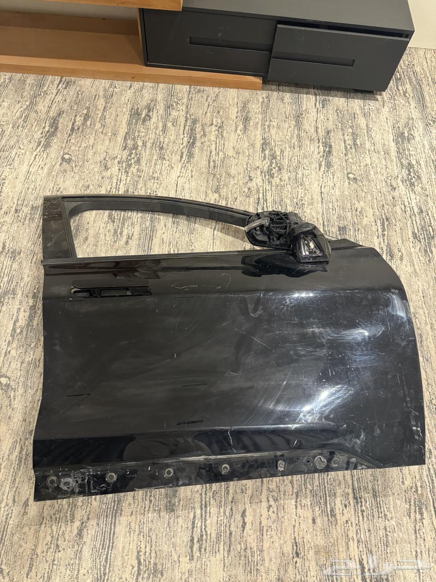 باب تورس 23 يمين مع الديكور كامل64545984074627110