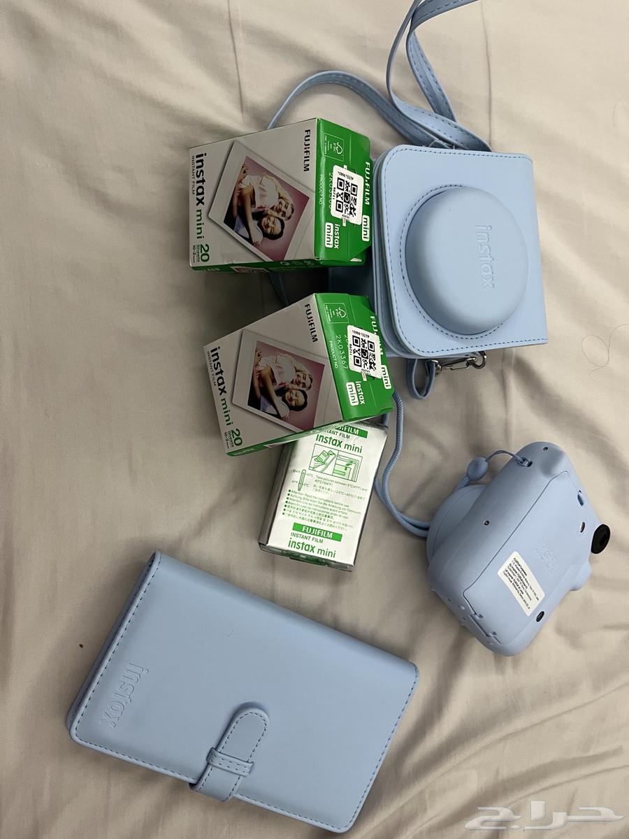Blue instant camera64370727211523111