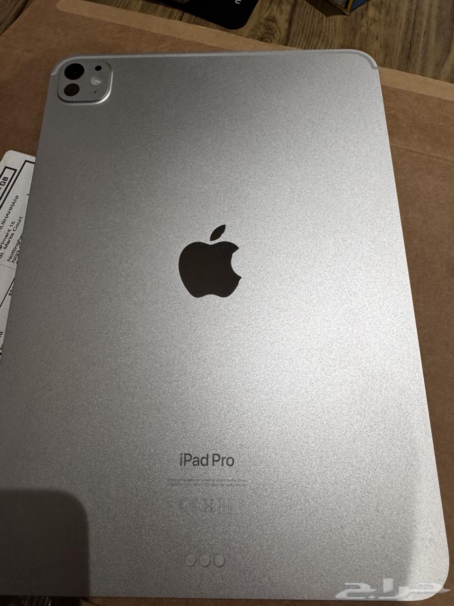 Apple iPad Pro Silver M4 Wi-Fi Lightly Used63619355832834111