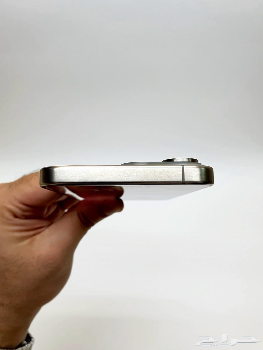 ايفون 15برو تيتانيوم 256للبيع متاح بدل64400980640129113