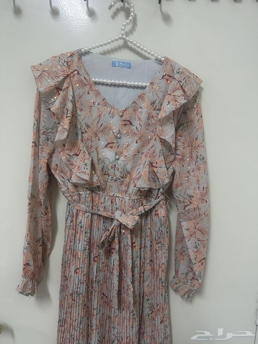 فساتين جديده لم يتم لبسهااا ابدد سعرها 20 ريال مقاسها سمول64394039200643114