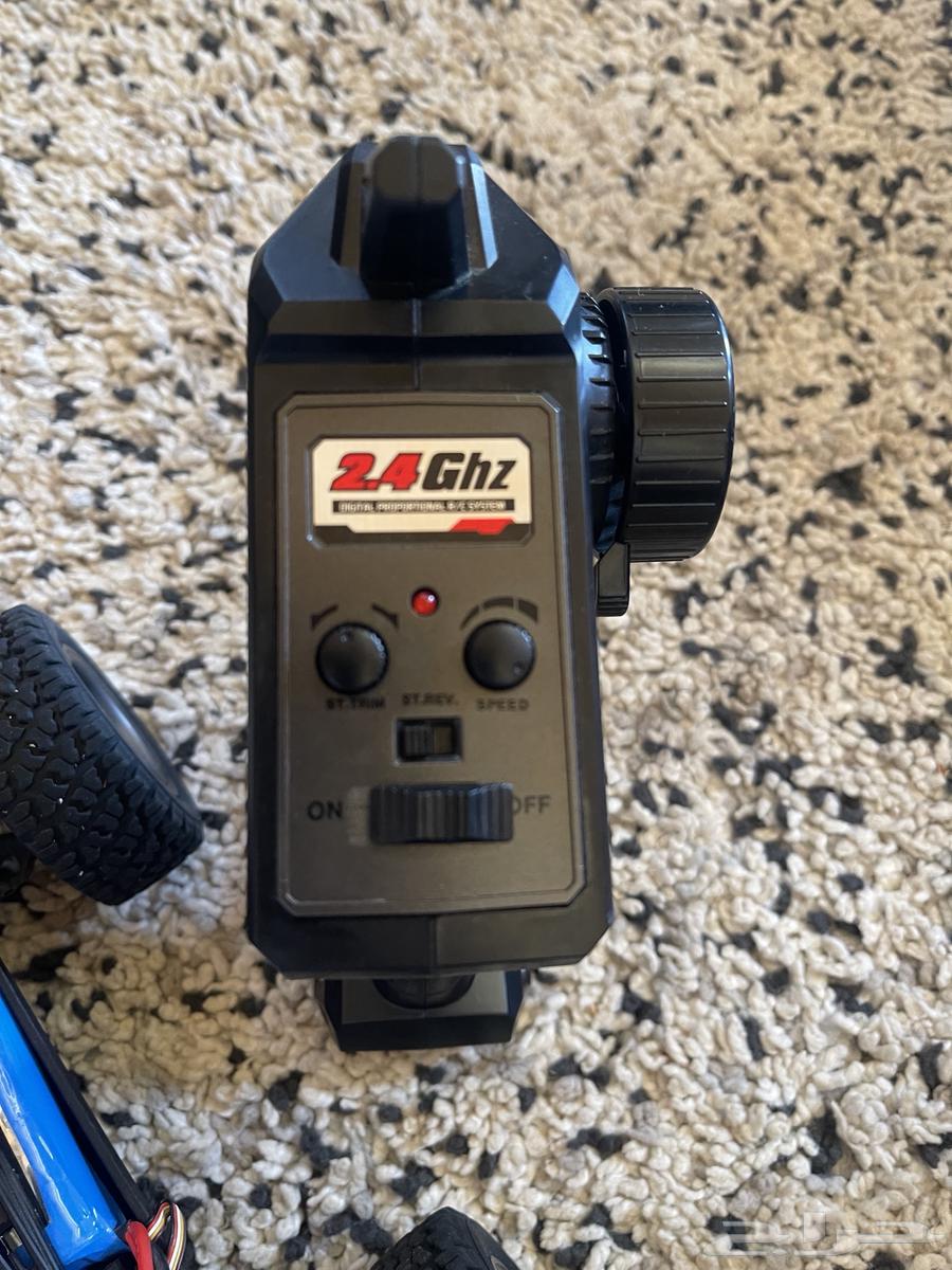 سيارة ريموت كنترول شبه الجديده64398089613698114