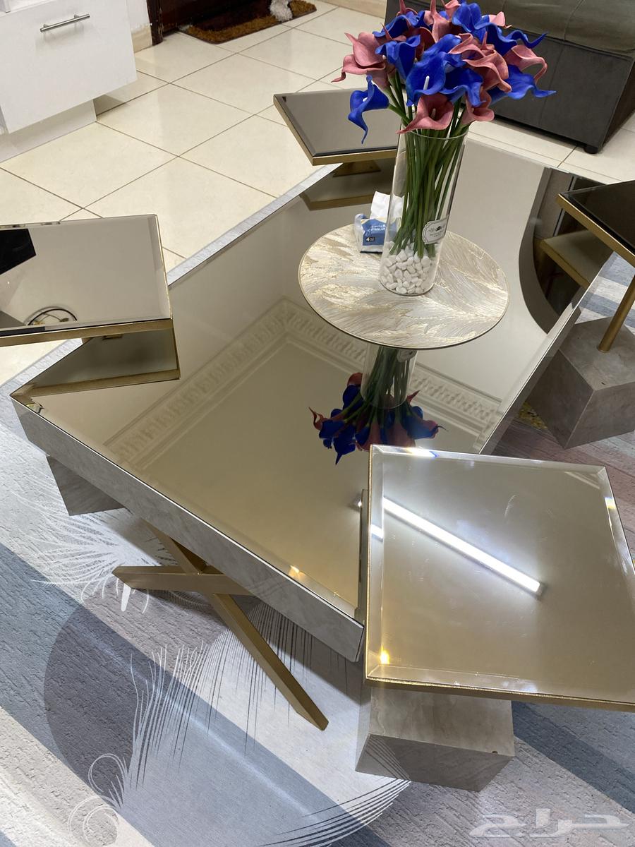 Large table with four service tables, purchase price 600, selling price 40064399036579587112