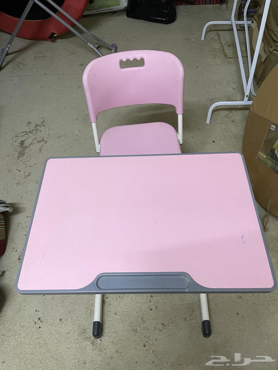 Children's table for sale63619351115267111