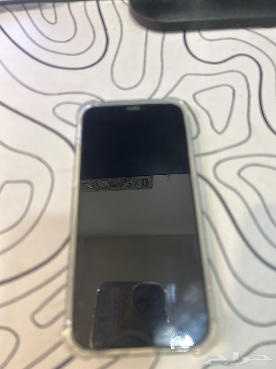 ايفون 12 العادي للبيع على السووم64396407673986110