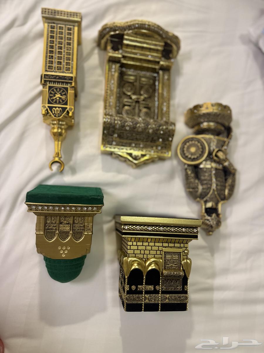 Various items64396212895361111