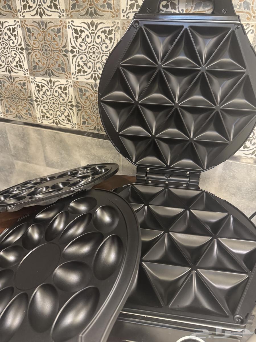 Josie and Sambosa Maker Device64394923726338110