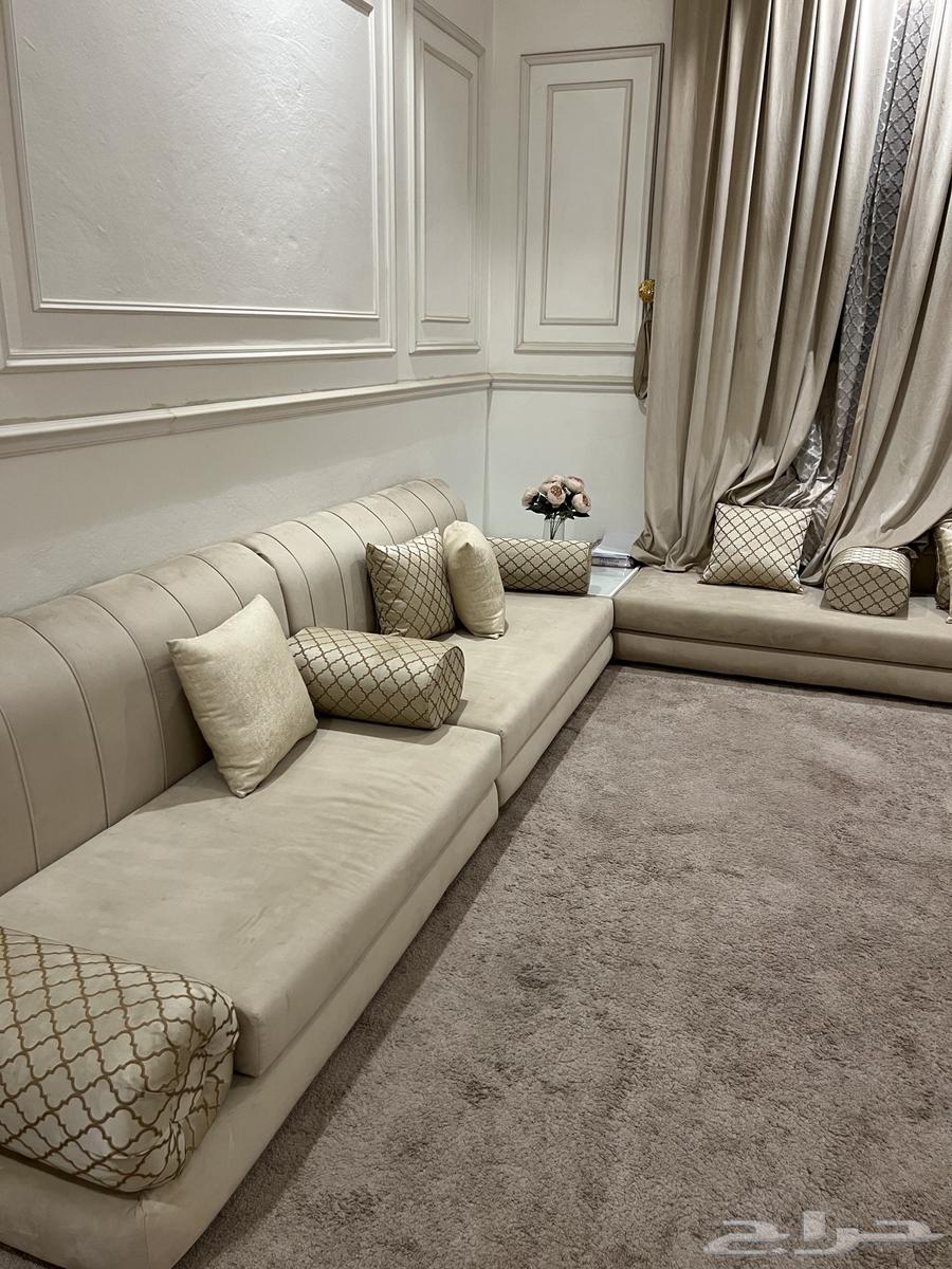 مجلس وفرشه جديده مع نجفه وستاير للبيع64392923422081112