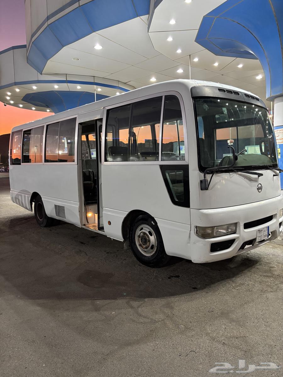 باص نيسان سليفان ماشي 86 الف للبيع64543945038338110