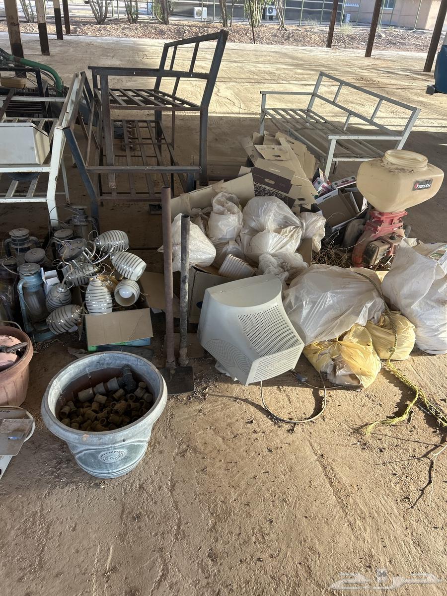 للبيع متفرقات. خيام وعدد مستودع ومضخات. ماء64397617289473114