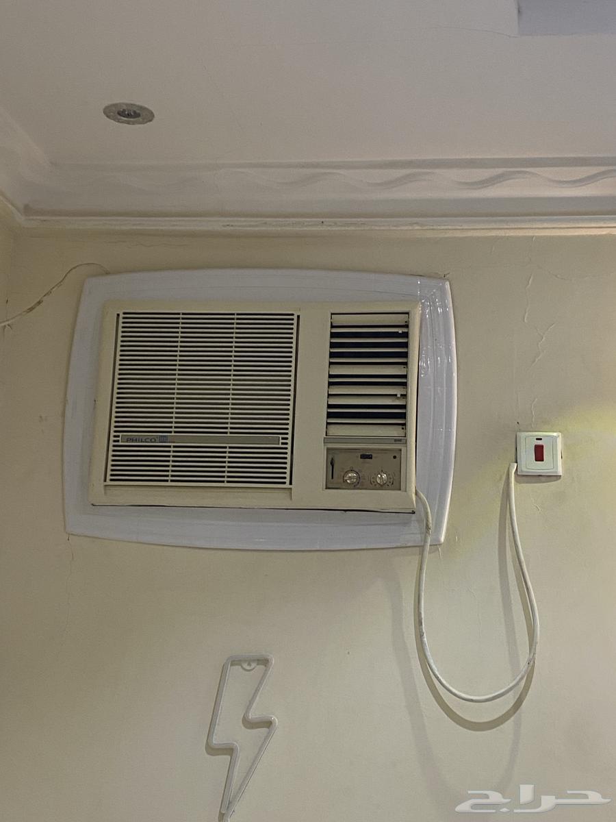 Air conditioners, serving tables, and service items64398506801795110