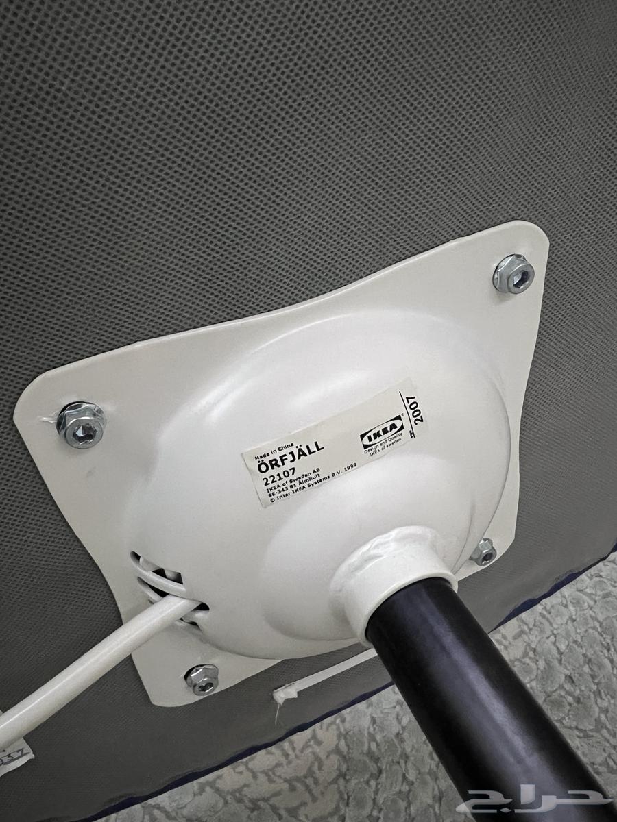 كرسي مكتب أزرق للكبار من ايكيا ب 150 ريال .64394066855553112