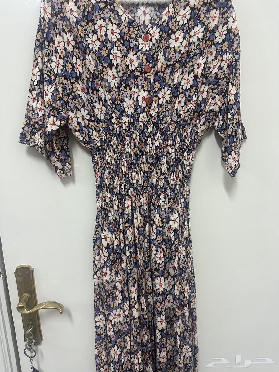 فساتين جديده لم يتم لبسهااا ابدد سعرها 20 ريال مقاسها سمول64394039200643113