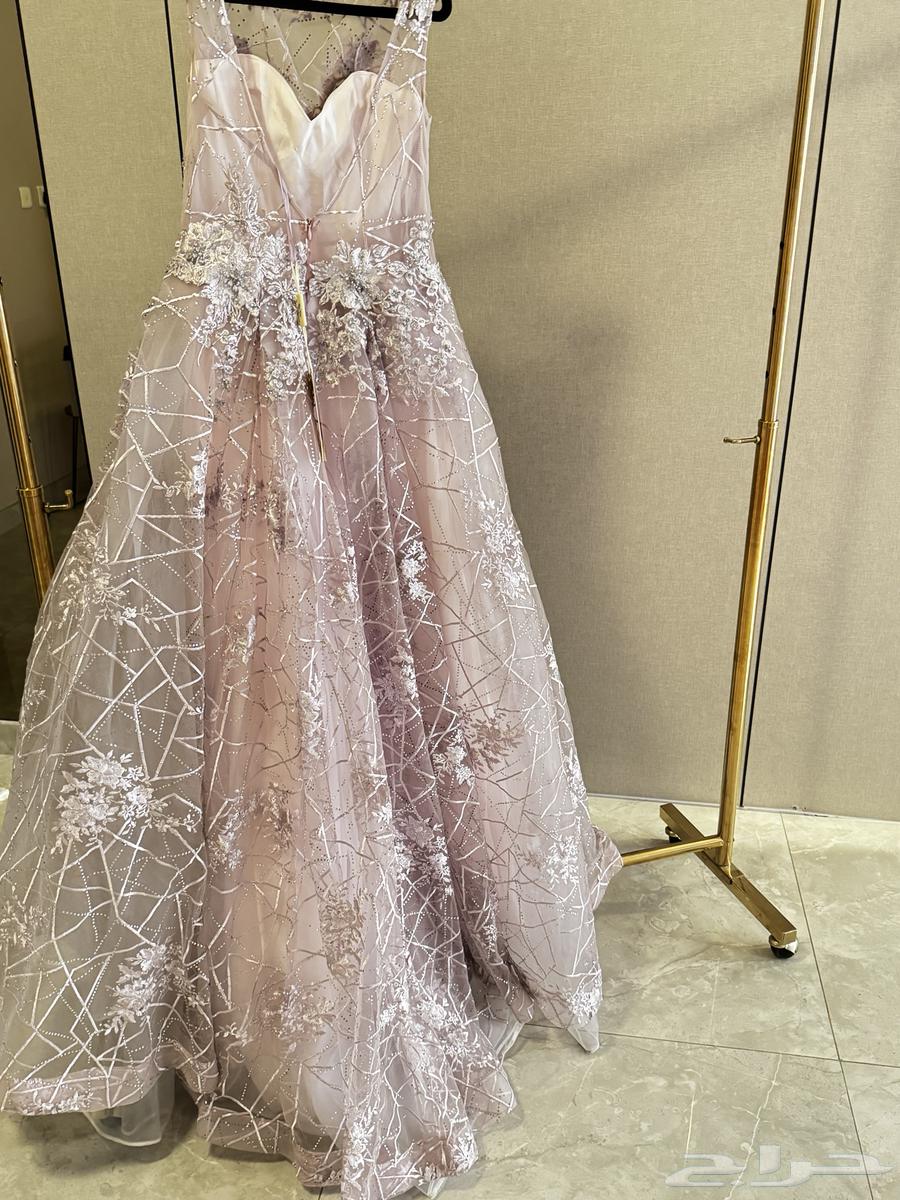 فساتين بعضها لم يتم استعمالها وجديده64399202581122112