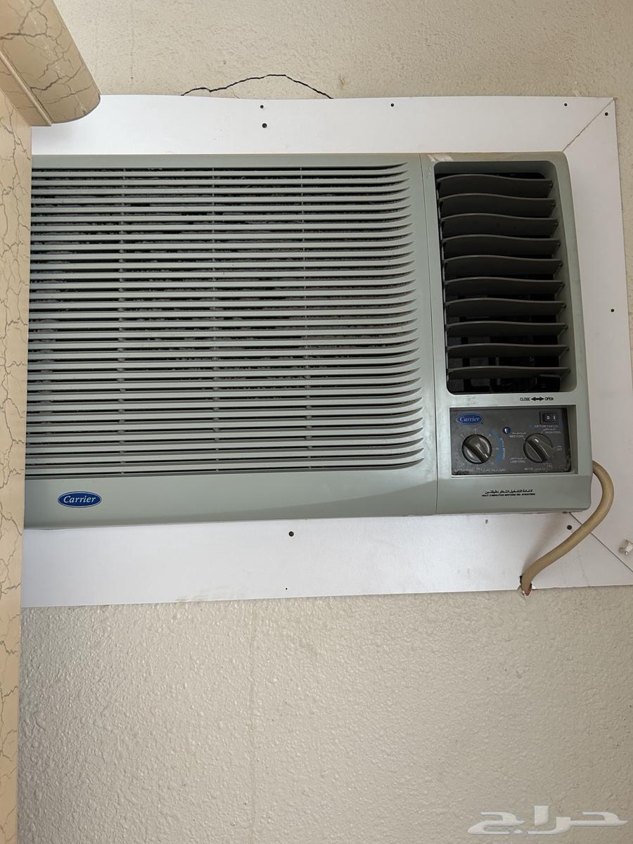 4 window air conditioners, almost new and economical, Carrier brand64396963381761112