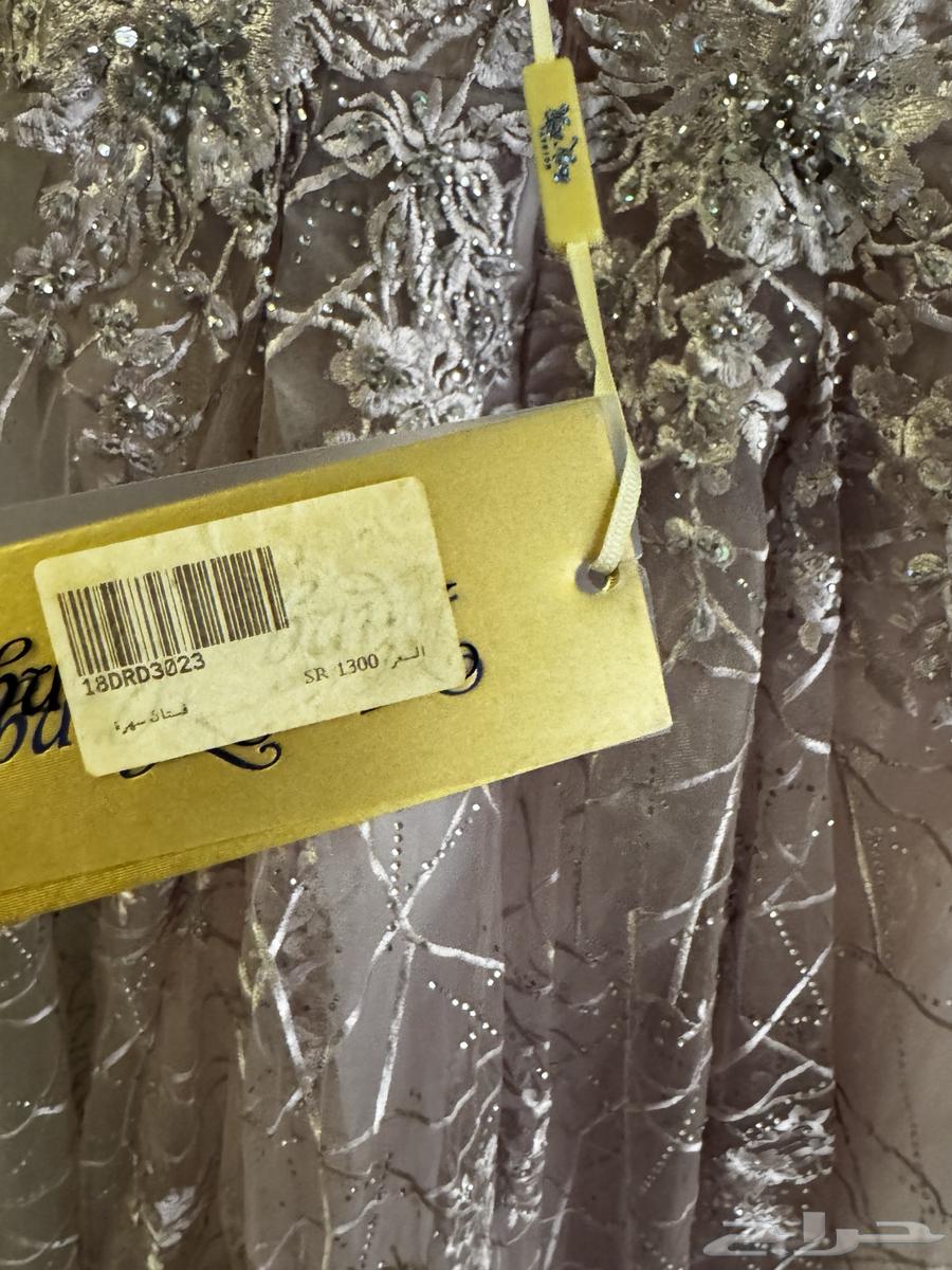 فساتين بعضها لم يتم استعمالها وجديده64399202581122111