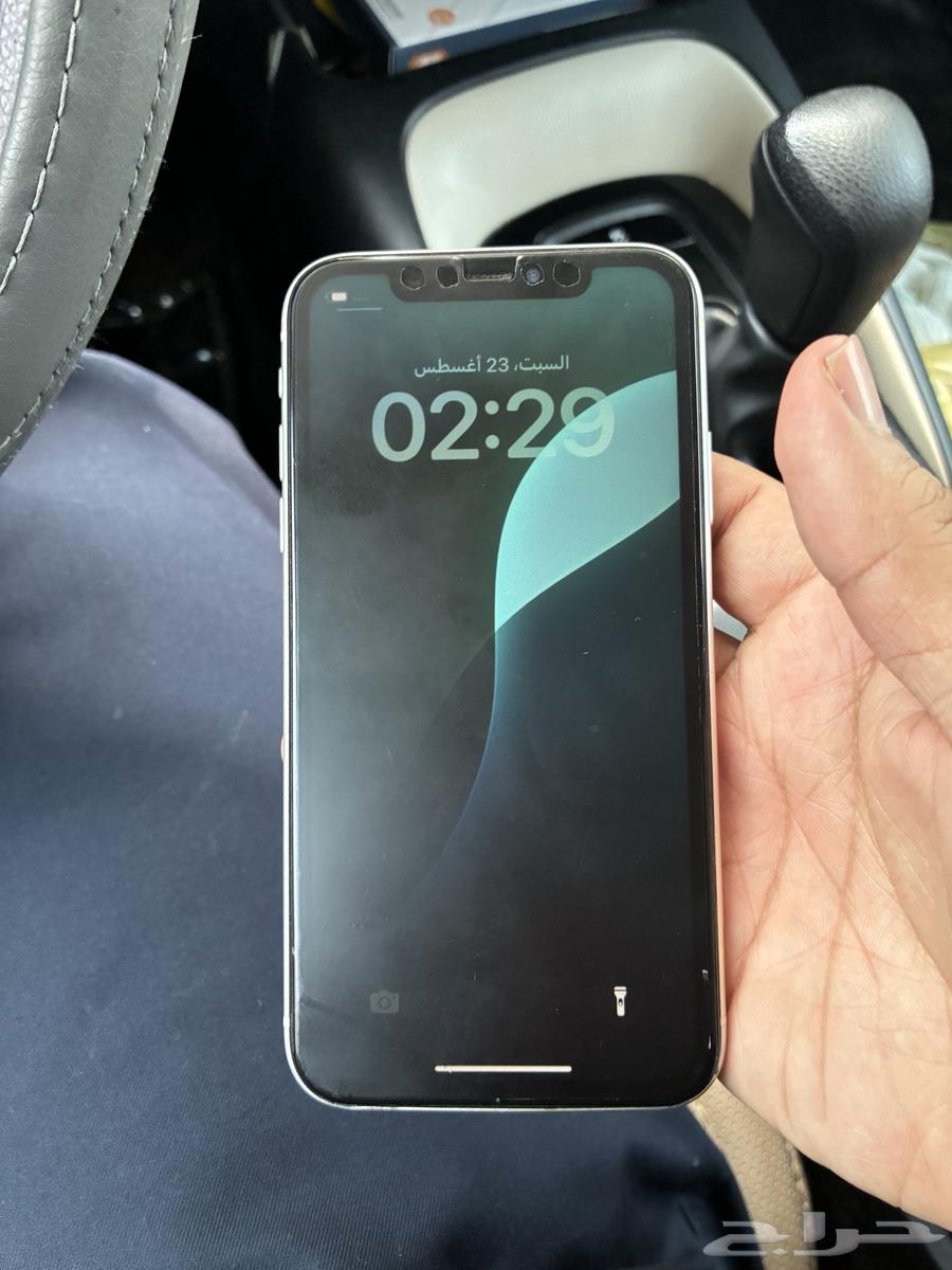 ايفون 11 للبيع مستعجل 64 قيقا 500 ويال64396893853825111