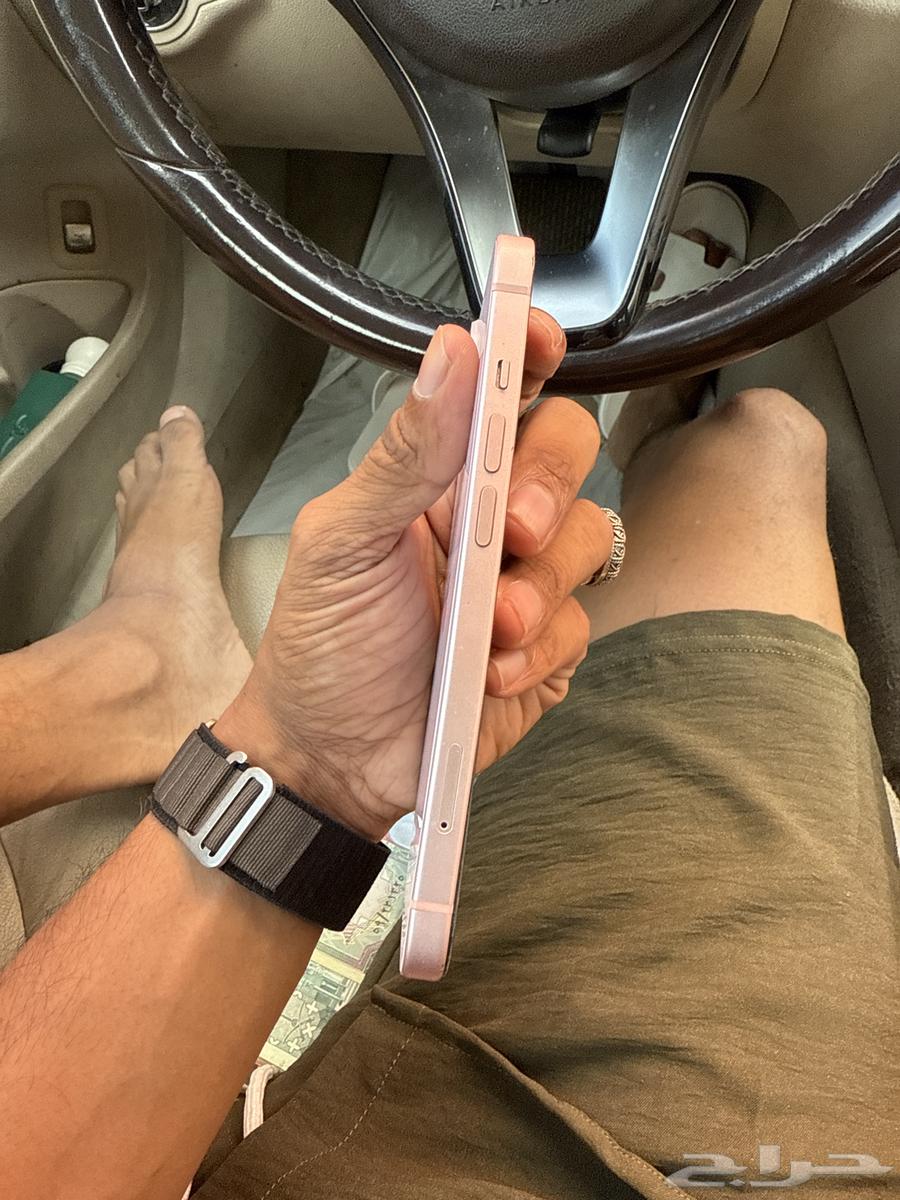 iPhone 15 phone power button is broken, repair for 5064400327718913112