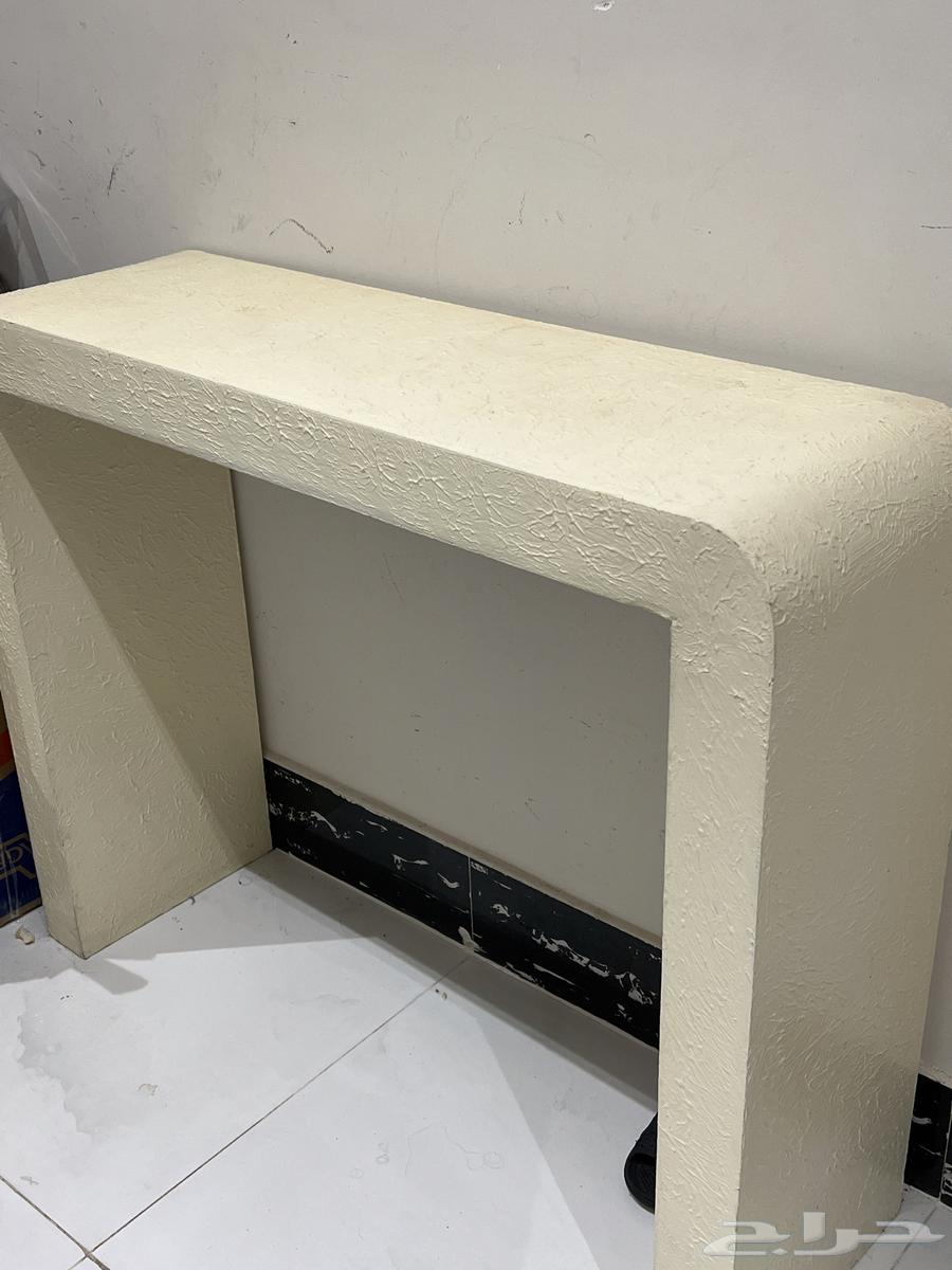 طاولة للبيع64400869352961110