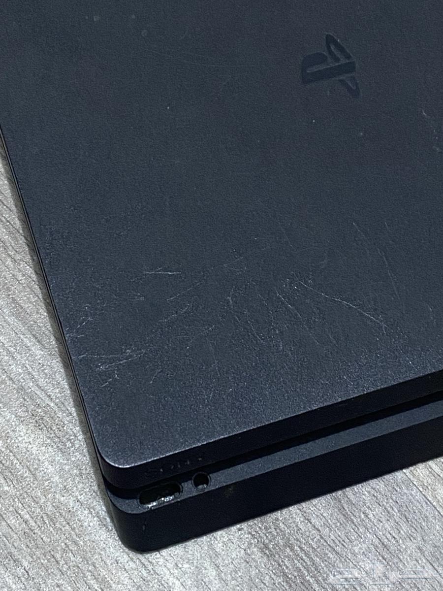 للبيع سوني بلايستيشن 4 إصدار قديم قابل للتهكير64392456514179112