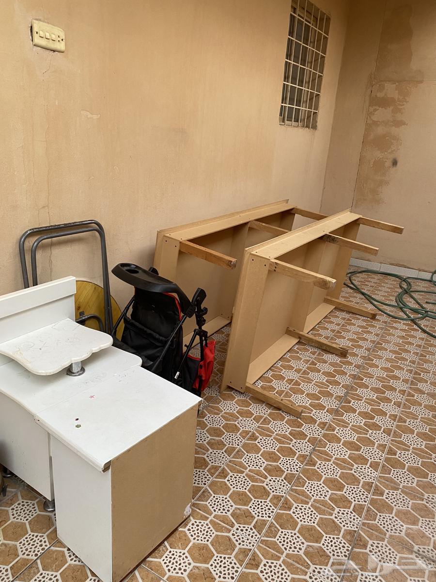 للبيع سريرين و دروج صغيرة64394496463106110