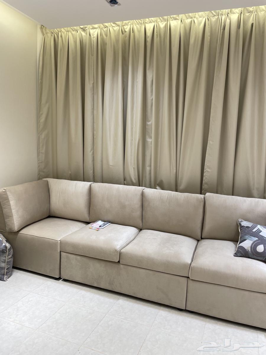 كنب شبه جديد وطاولة رخام وستارة64396686455683111
