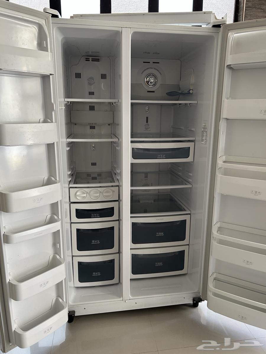 Daewoo refrigerator and front-loading washing machine64397852929666111