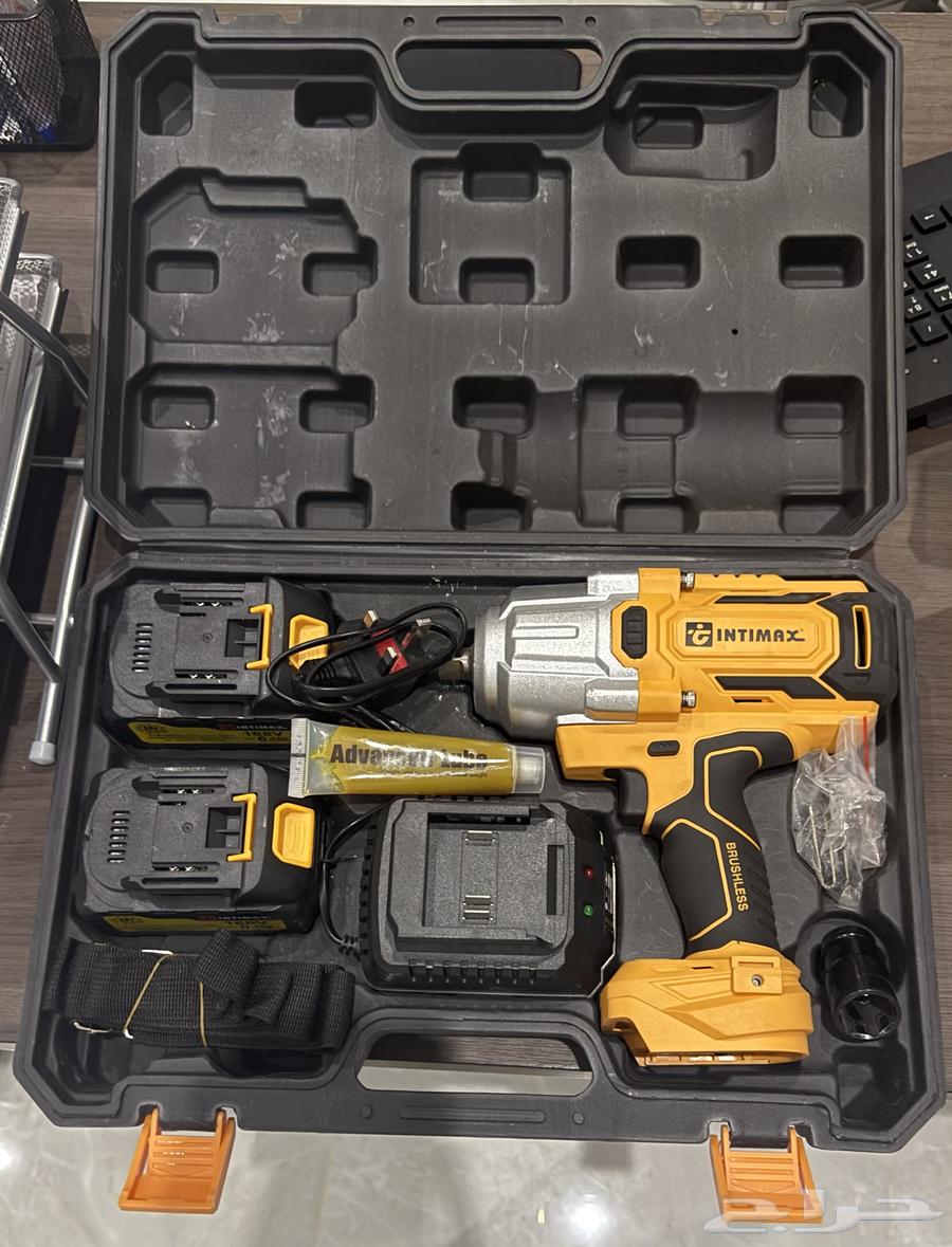 مفك عزم بطاريه كبير 1300نيوتن 4 بطاريات64541335726083110