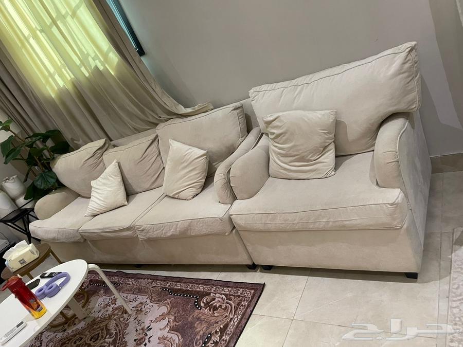 كنب نظيف للبيع يتكون من جلسة 3 اشخاص وشخصين ومرسين منفصلة64399563785603110