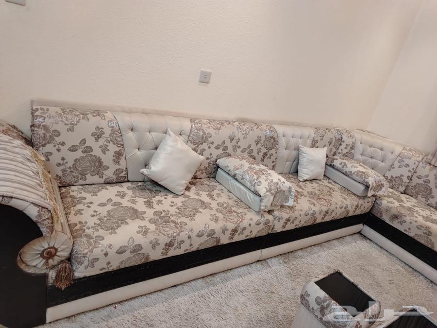 كنب مجلس و2ستاير وفرشه و2 مكييفات للبيع64394523881987114