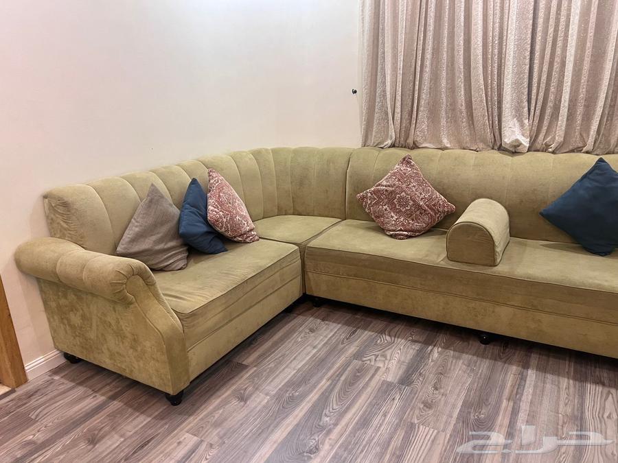 A complete set for 400 riyals, and I communicate privately64397963377026113