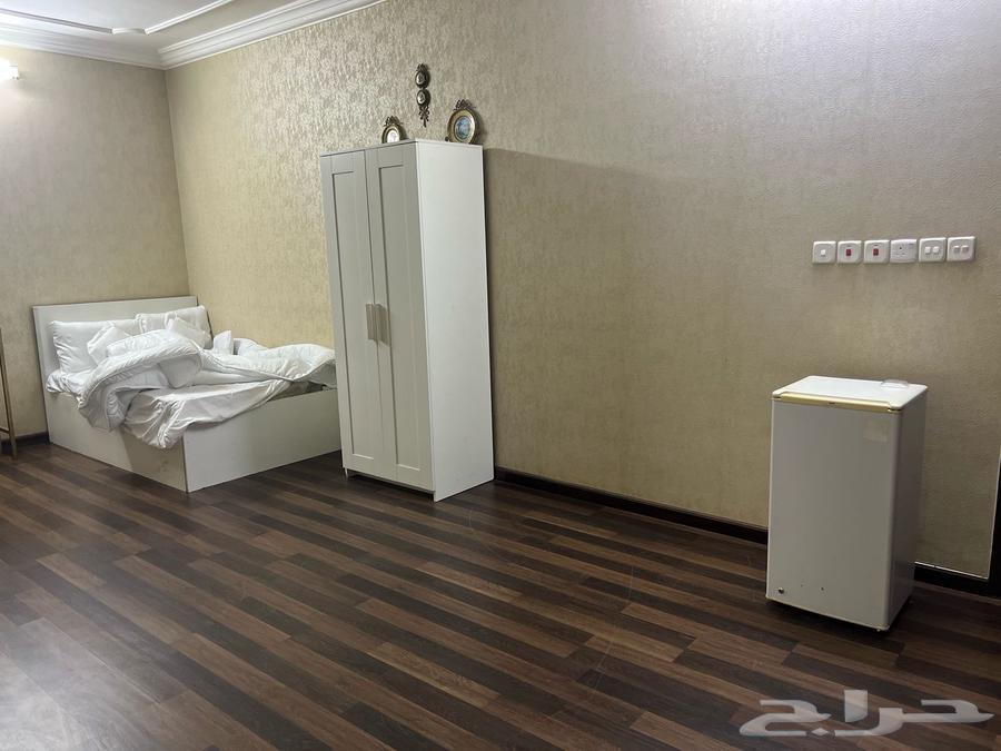 أثاث شقه ممتاز ونظيف للبيع64393929183107112