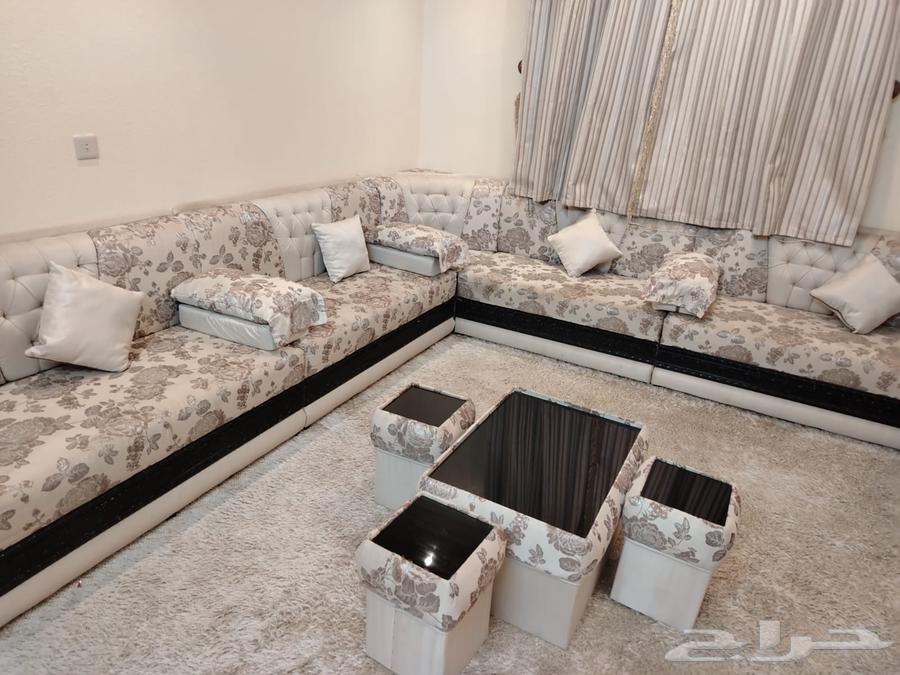 كنب مجلس و2ستاير وفرشه و2 مكييفات للبيع64394523881987110