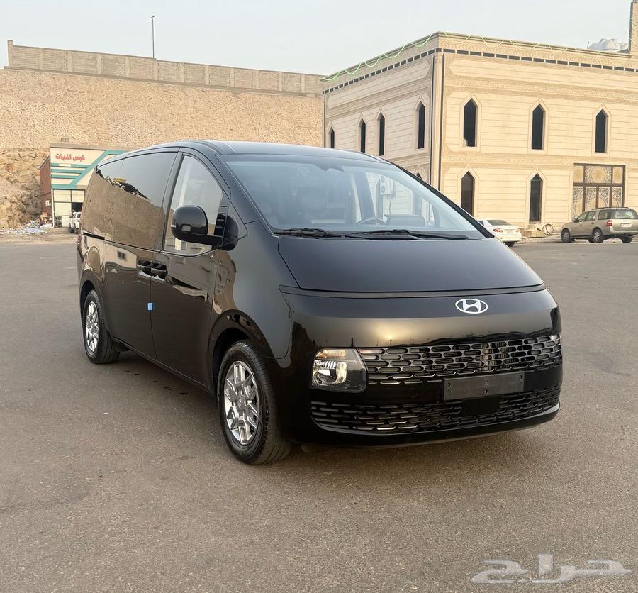 هونداي استاريا 2022 ديزل 12 راكب شبه جديد للبيع64550560043010112