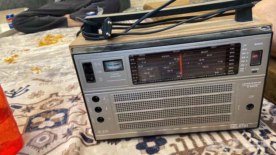 راديو سيلينا عمره 35 سنه64398980965763110