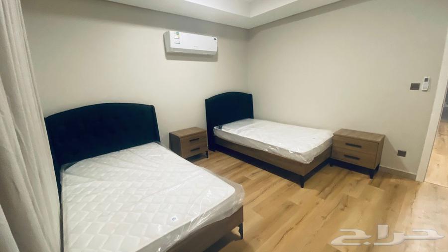 غرفة البيع سريرين مع المرتبه مقاس السرير الواحد 140  20064393087383809110