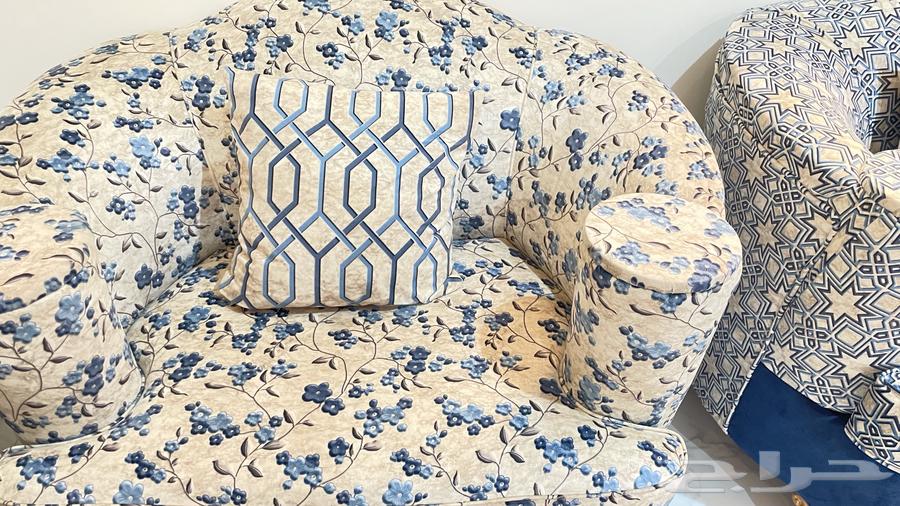 11-person sofa with 2 mattresses and a table, 5 pieces64398967013763111