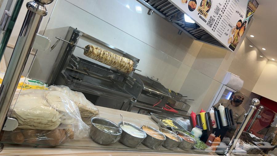 A restaurant with a prime location, open in two shifts for dining or rental, located behind the hospital63614095555971111