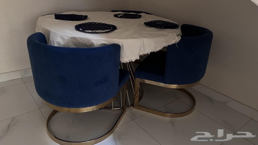 Dining table64399563819907111