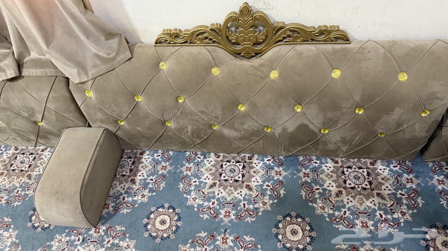 بيع جلسه بالستاره وفرشه ومخاد شبهه جديده السعر تواصل ع رقم64399800871297112