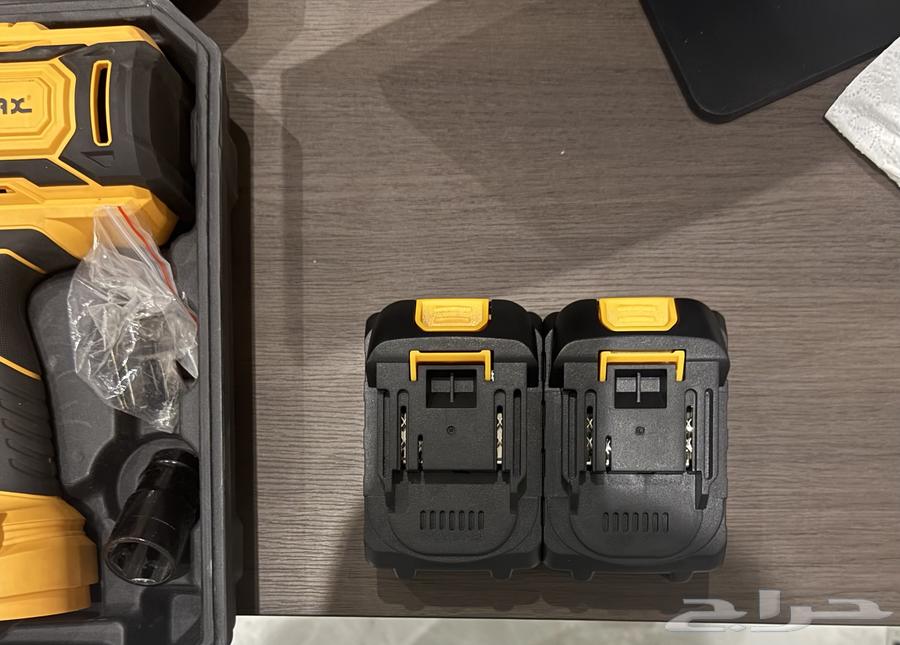 مفك عزم بطاريه كبير 1300نيوتن 4 بطاريات64541335726083111