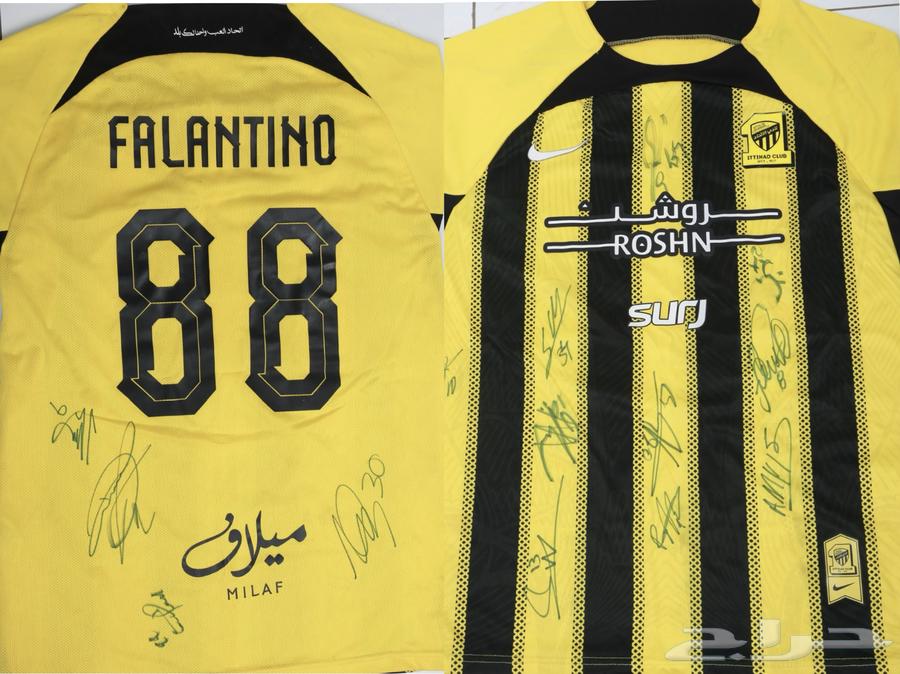 تيشيرت بتوقيع اللاعبين64399230558465110