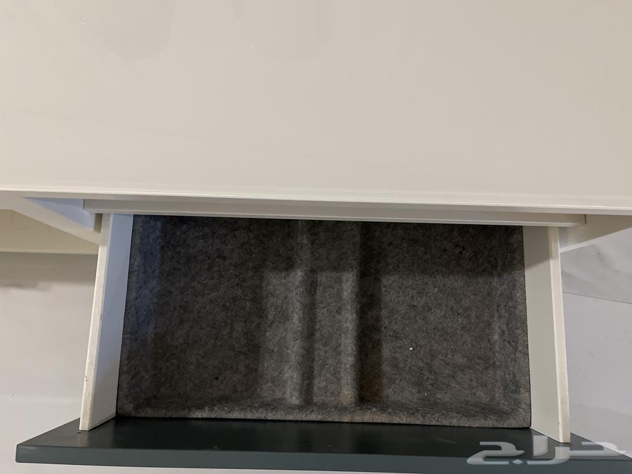 طوالة تلفزيون من أكيا64398534536705111