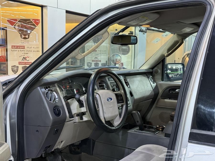 Ford - Expedition - 2011 - Short Chassis (Excellent Condition)64547387825026113