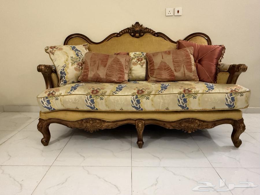 Classic Sofa63619265095426114
