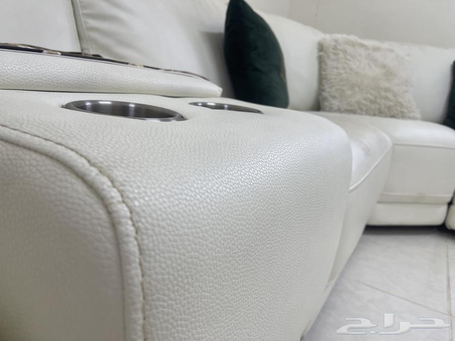 اثاث منزلي فاخر مستعمل نظيف للبيع64399995579650112