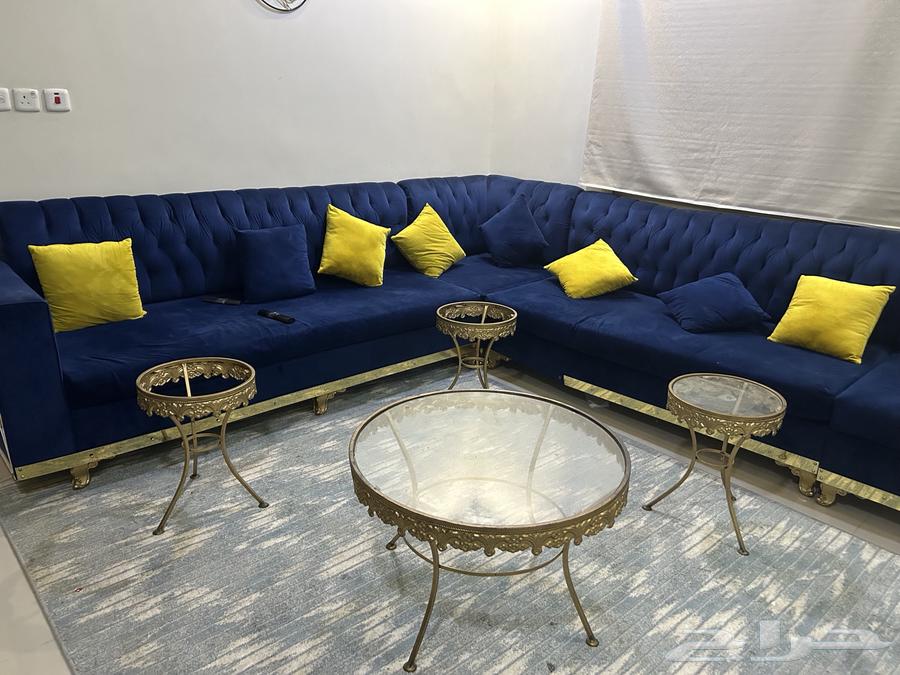 ركنة صالة معها خمس طاولات معدن السعر شامل التوصيل للمشتري64393252618625111