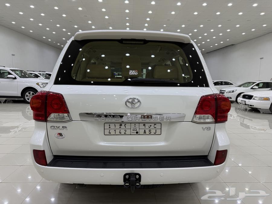 لاندكروزر 2014 GXR فل كامل 8 سلندر ( مالك اول ) سعودي64545374579842114